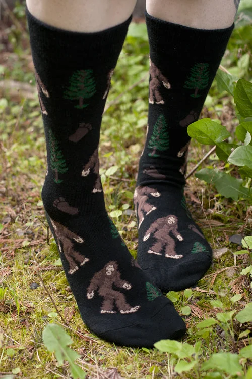 cozy socks for rainy evenings-Bigfoot Crew