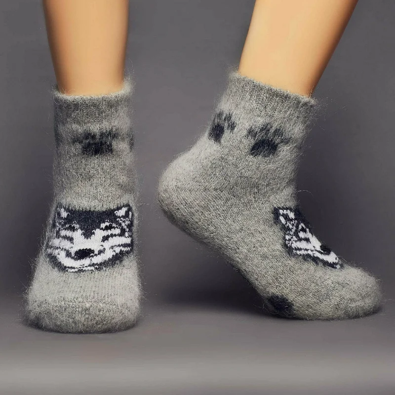 cute cat socks for pet lovers-Siberia Spirit Lone Wolf Low Socks