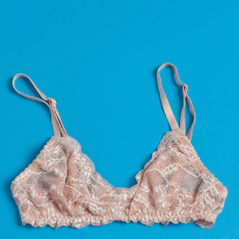 festive St. Patrick’s Day panties-Clo: Fortuna Lace Wireless Soft Bra - Rosa Cuarzo